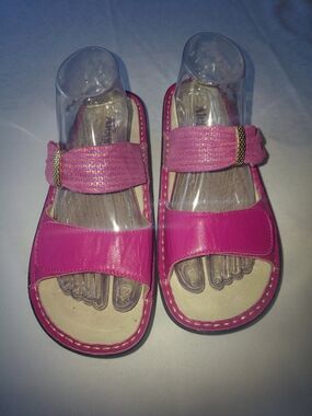 EUC sz 39 EU SZ 9 US Alegria Karmen Leather Pink Women's Sandals